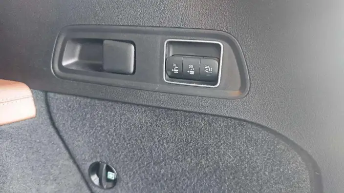 Mercedes-Benz GLS 2024 Model GLS 450 4MATIC Luxury Model – фото 7