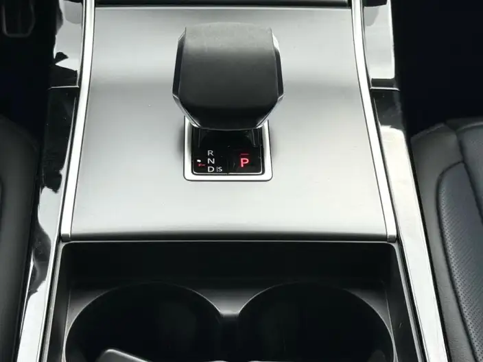 Range Rover Velar 2024 Model Dynamic SE – фото 9