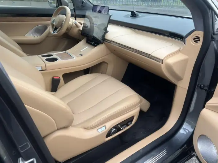 Luxeed R7 2025 Model Extended Range 53.4kWh Ultra 4WD Edition – фото 9