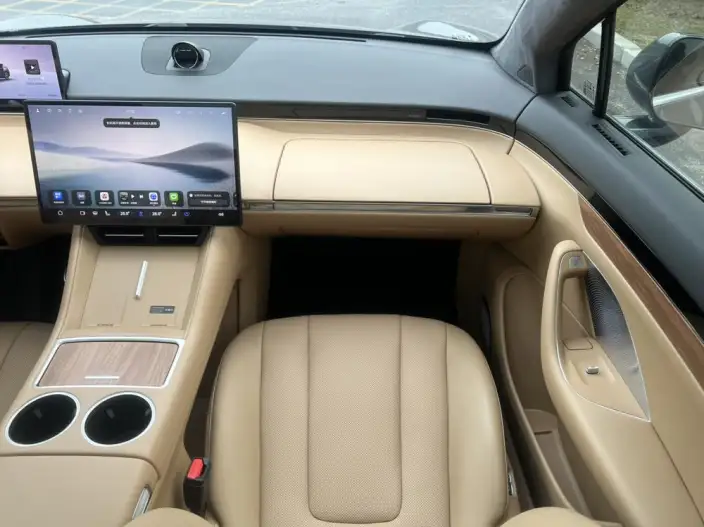 Luxeed R7 2025 Model Extended Range 53.4kWh Ultra 4WD Edition – фото 10