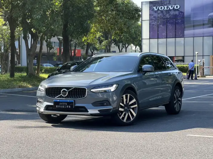 Volvo V90 2022 Model Cross Country B5 AWD Zhizun Edition – фото 1