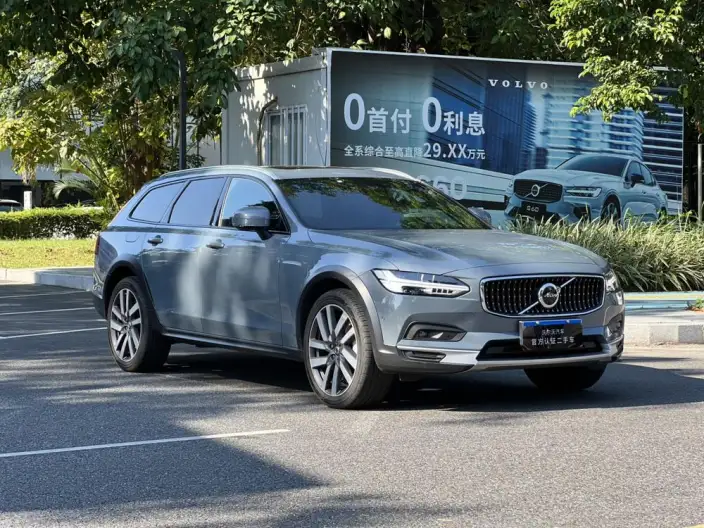 Volvo V90 2022 Model Cross Country B5 AWD Zhizun Edition – фото 3