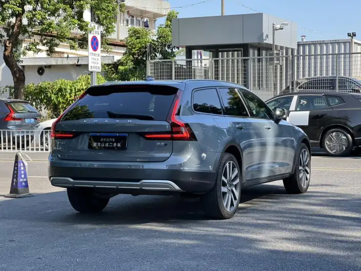 Volvo V90 2022 Model Cross Country B5 AWD Zhizun Edition – фото 5