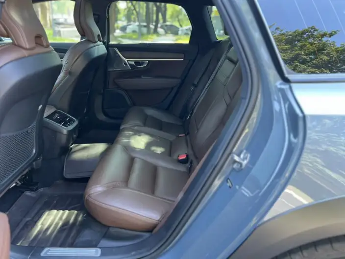 Volvo V90 2022 Model Cross Country B5 AWD Zhizun Edition – фото 10