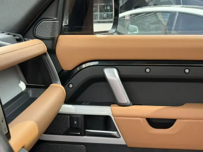 Land Rover Defender 2024 Model 110 3.0T P400 X-Dynamic HSE – фото 10