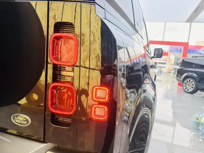 Land Rover Defender 2023 Model Facelift 110 P400 X-Dynamic HSE – фото 8
