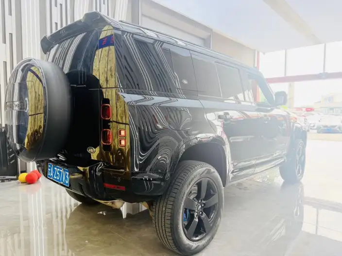 Land Rover Defender 2023 Model 110 3.0T P400 X-Dynamic HSE – фото 5