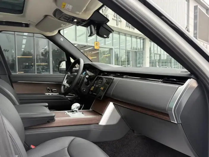 Range Rover 2024 Model 3.0 L6 400PS Shengshi Extended Edition – фото 6