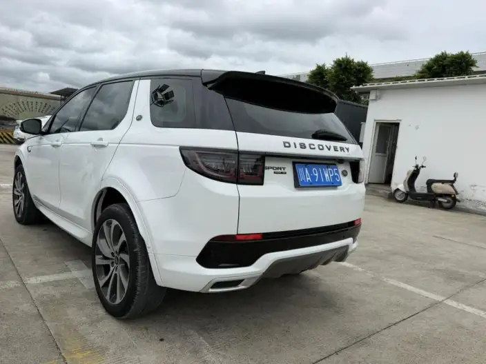 Land Rover Discovery Sport 2021 Model 200PS Family Edition 5 seat – фото 4
