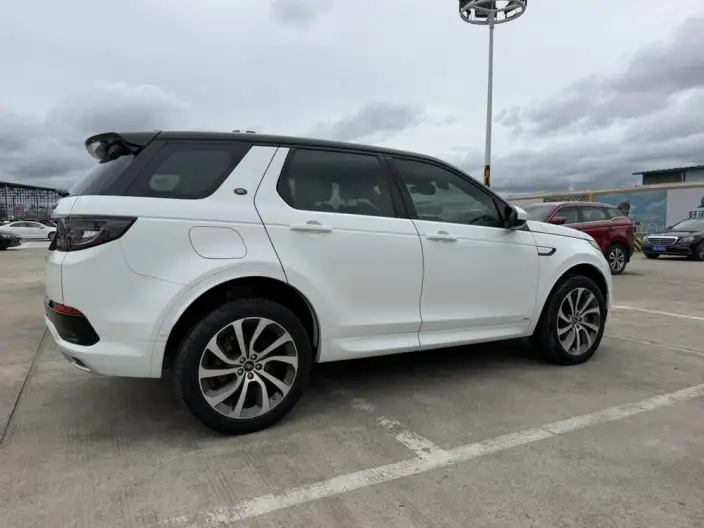 Land Rover Discovery Sport 2021 Model 200PS Family Edition 5 seat – фото 6
