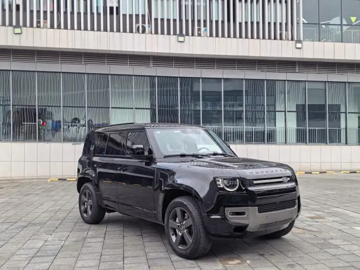 Land Rover Defender 2025 Model 110 3.0T P400 HSE X-Dynamic – фото 3