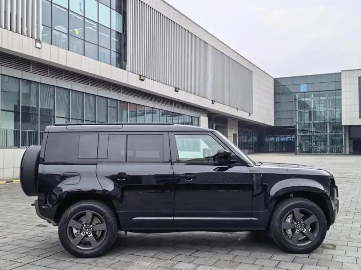 Land Rover Defender 2025 Model 110 3.0T P400 HSE X-Dynamic – фото 7