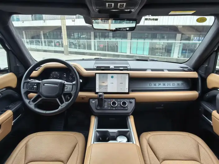 Land Rover Defender 2025 Model 110 3.0T P400 HSE X-Dynamic – фото 10