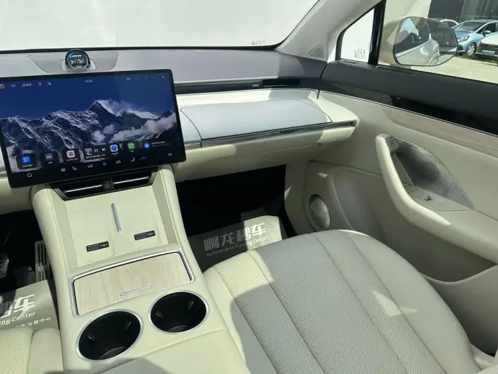 Luxeed R7 2024 Model Extended Range 37kWh Max Rear Drive Edition – фото 6