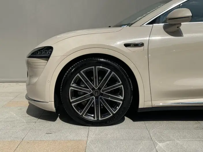 Luxeed R7 2024 Model Extended Range 37kWh Max Rear Drive Edition – фото 7