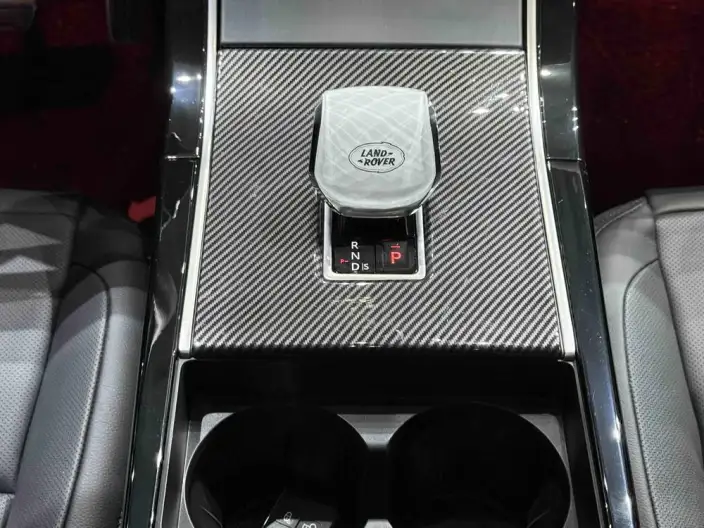 Range Rover Velar 2024 Model Dynamic SE – фото 7
