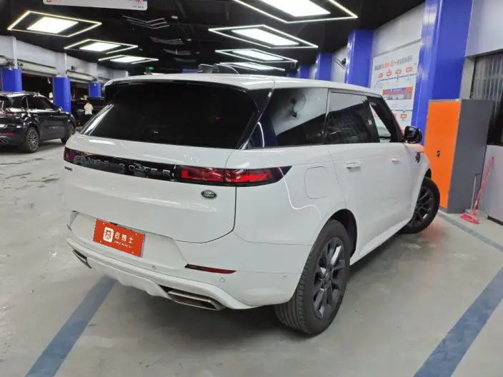Range Rover Sport 2023 Model 3.0 L6 DYNAMIC SE – фото 6