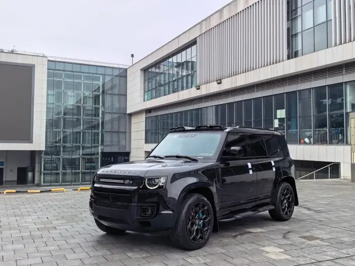 Land Rover Defender 2024 Model 110 3.0T P400 X-Dynamic HSE – фото 1