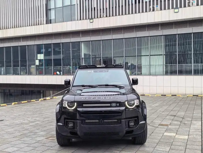 Land Rover Defender 2024 Model 110 3.0T P400 X-Dynamic HSE – фото 2