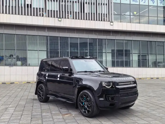 Land Rover Defender 2024 Model 110 3.0T P400 X-Dynamic HSE – фото 3