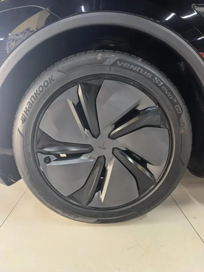 Model Y 2025 Model Facelift Long Battery Life Pro All-wheel drive version – фото 7