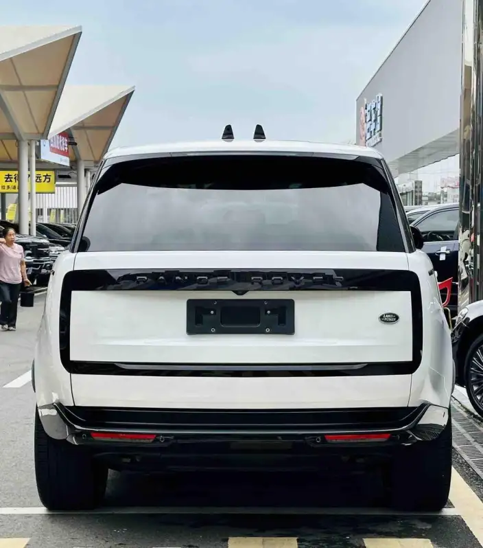 Range Rover 2023 Model 3.0 L6 360PS Shengshi Edition