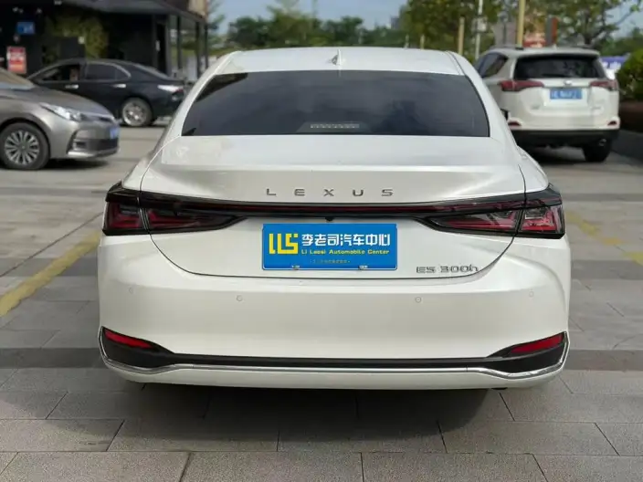 Lexus ES 2025 Model 200 Premium – фото 4