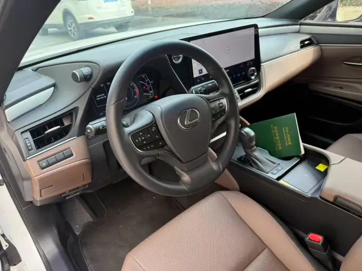 Lexus ES 2025 Model 200 Premium – фото 8