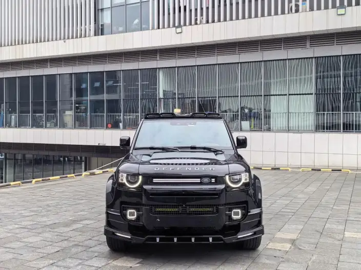 Land Rover Defender 2025 Model 110 3.0T P400 HSE X-Dynamic