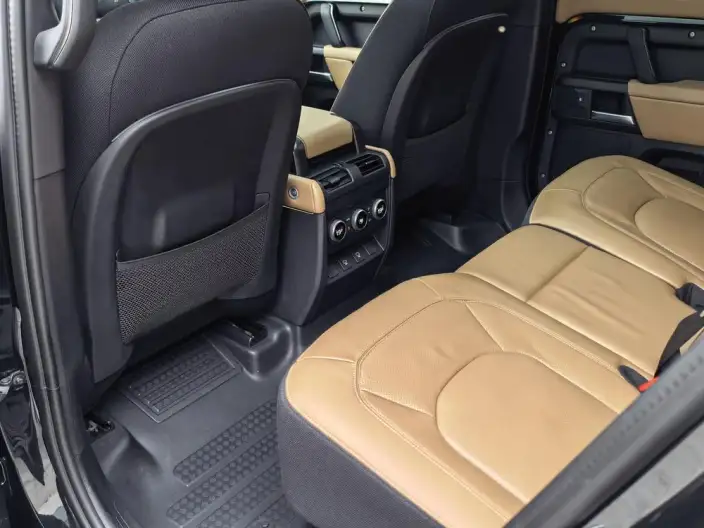 Land Rover Defender 2025 Model 110 3.0T P400 HSE X-Dynamic – фото 10