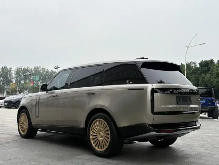 Range Rover 2023 Model Facelift 3.0 L6 400PS Shengshi Extended Edition