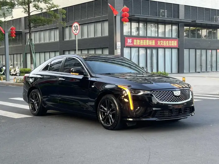 Cadillac CT4 2023 Model 28T Luxury Model – фото 3