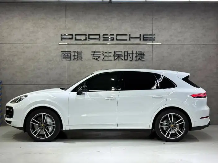 Cayenne 2020 Model Cayenne Turbo 4.0T – фото 3