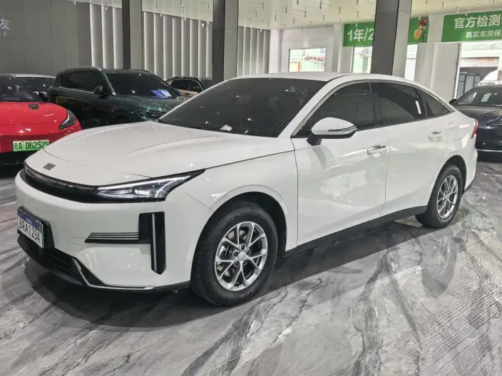 Geely Galaxy L6 2025 Model 1.5 EM-i DHT 60KM Voyage Edition