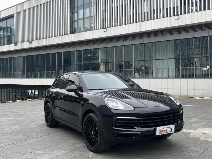 Cayenne E-Hybrid 2022 Model Cayenne E-Hybrid 2.0T Platinum edition – фото 3