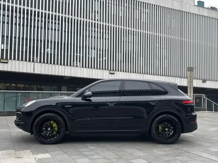 Cayenne E-Hybrid 2022 Model Cayenne E-Hybrid 2.0T Platinum edition – фото 4