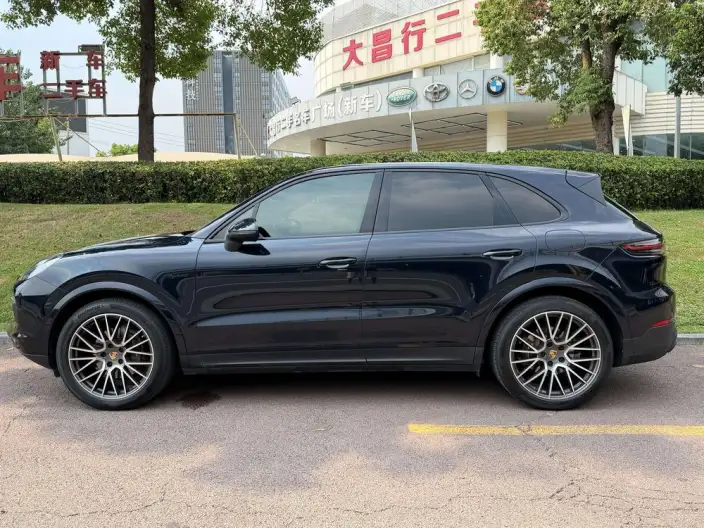 Cayenne E-Hybrid 2020 Model Cayenne E-Hybrid 2.0T – фото 3