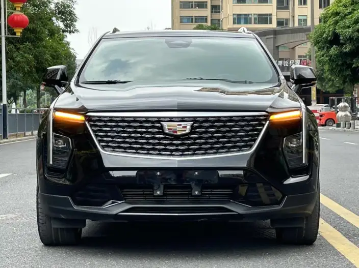 Cadillac XT4 2024 Model 28T 2WD Noble Model – фото 2
