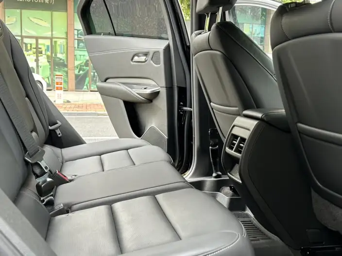 Cadillac XT4 2024 Model 28T 2WD Noble Model – фото 9