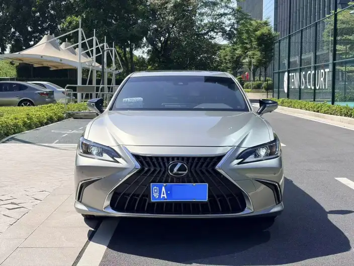 Lexus ES 2022 Model 200 Superior Edition – фото 2