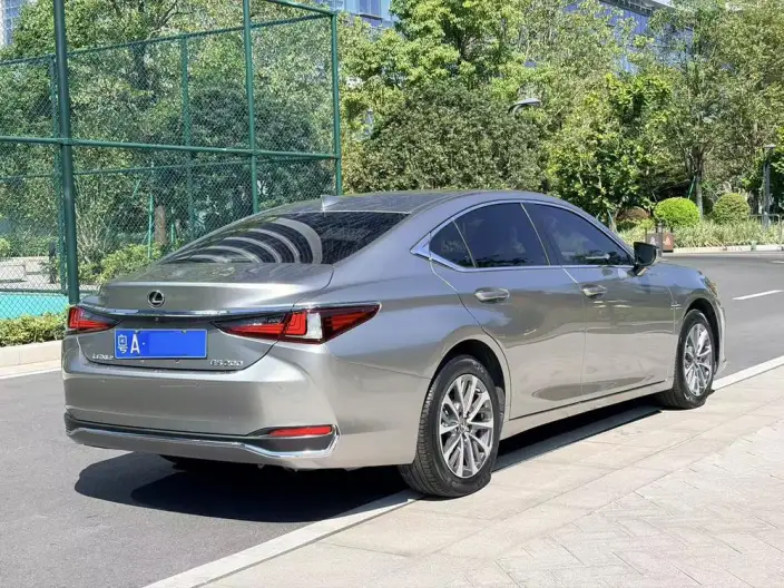 Lexus ES 2022 Model 200 Superior Edition – фото 4