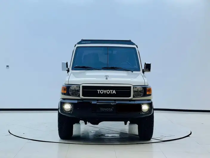 Land Cruiser （import 2022 Model 4.0L Manual 4WD 5 seat Parallel Imported