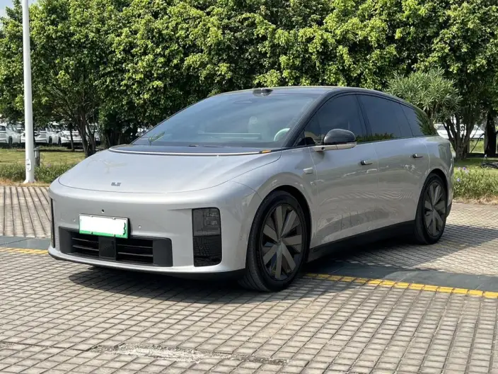 Li Auto i6 2025 Model 4WD Standard Edition
