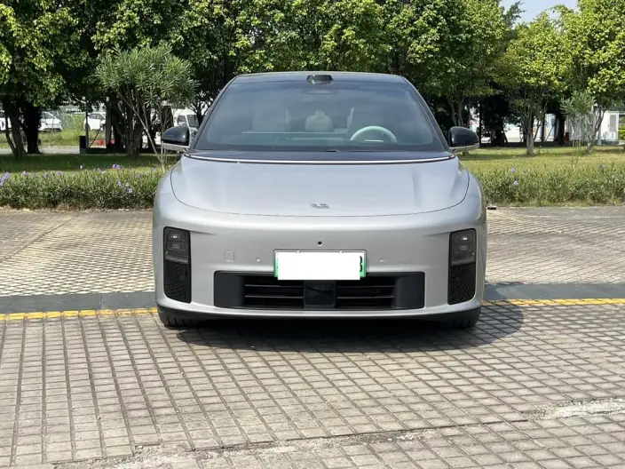 Li Auto i6 2025 Model 4WD Standard Edition