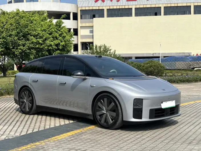 Li Auto i6 2025 Model 4WD Standard Edition