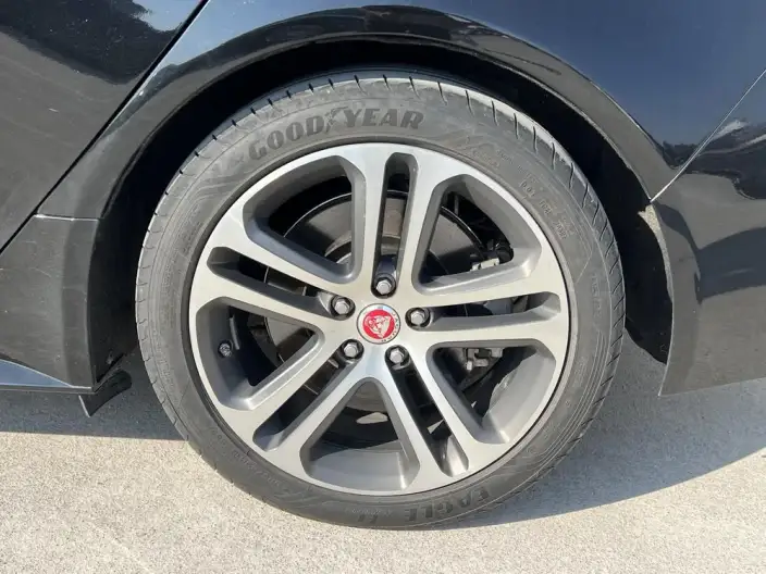 Jaguar XE L 2021 Model 2.0T 250PS R-DYNAMIC S Enterprising Sports Edition – фото 6