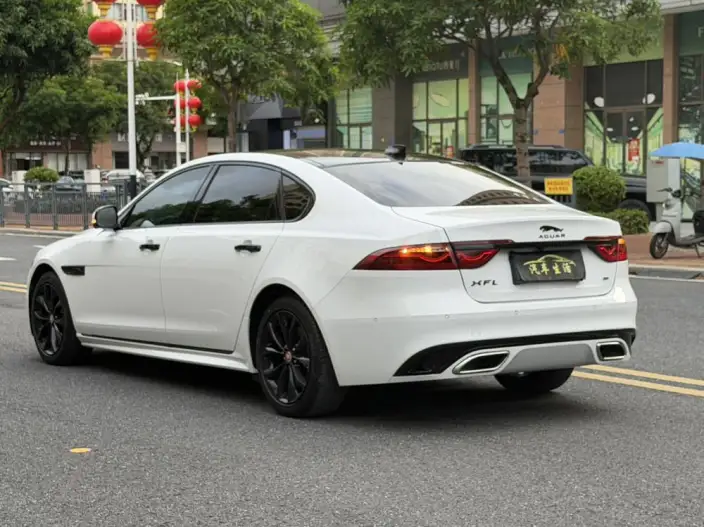 Jaguar XFL 2021 Model 2.0T P250 4WD Obsidian Black Sports Edition – фото 4