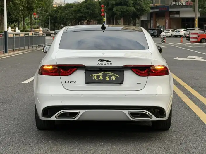 Jaguar XFL 2021 Model 2.0T P250 4WD Obsidian Black Sports Edition – фото 5
