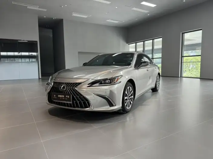 Lexus ES 2024 Model 200 Premium – фото 1