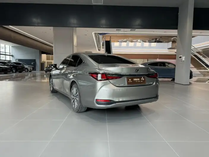 Lexus ES 2024 Model 200 Premium – фото 4